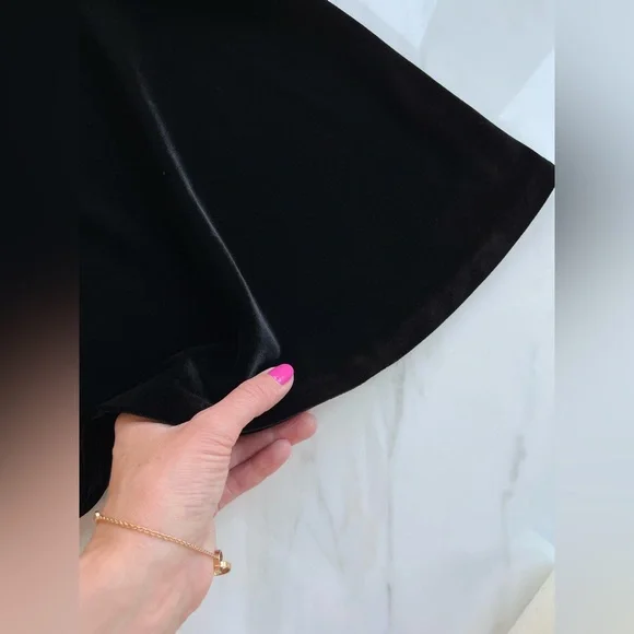 Black Velvet Long-Sleeve Midi Dress - Picture 5 of 14